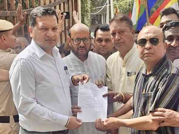 रीवा की घटना के विरोध में जैन समाज ने किया मौन प्रदर्शन