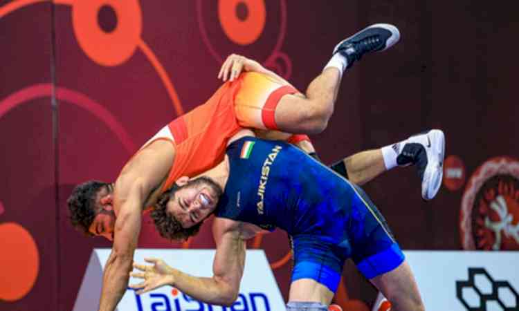 Kumar Mohit and Chandermohan strike gold as Indian freestyle wrestlers claim nine medals, counting