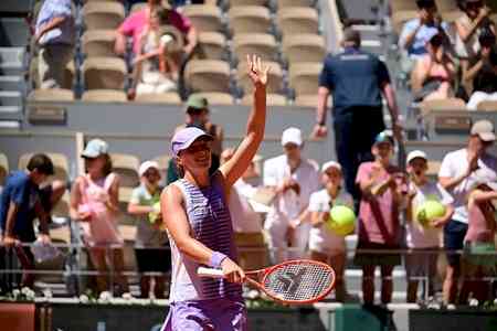 French Open: Iga Swiatek reaches third round; likely to run into Ostapenko next