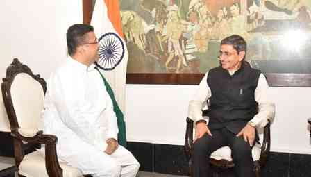 Bengal CM Adhikari meets Guv Ravi amid Cabinet expansion talks