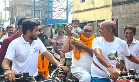 Bihar: RJD MLA visits JD-U office, triggers political speculation