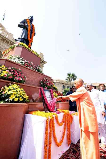 'Great son of India and messiah of farmers', CM Yogi pays homage to Chaudhary Charan Singh