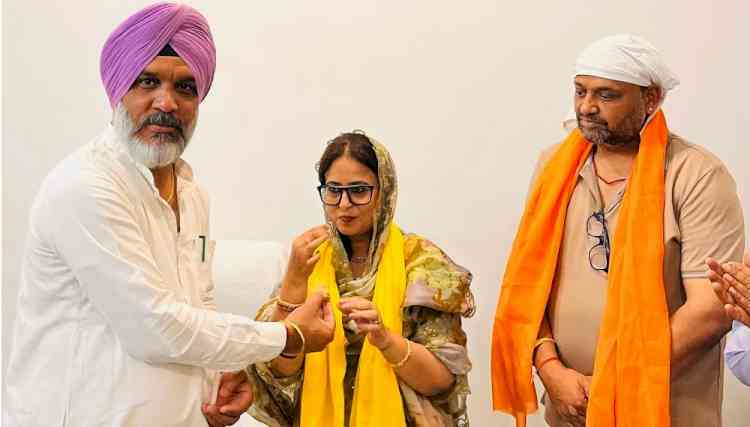 AAP sweeps Zira MC polls, wins 9 of 17 wards; Congress manages to secure victory in seven wards