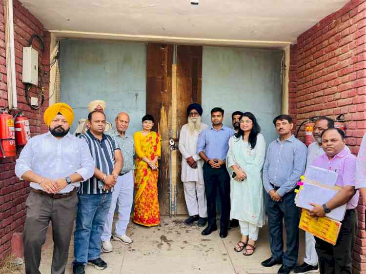 DC, Joint CEO, ADC along with political party representatives inspect EVM warehouse