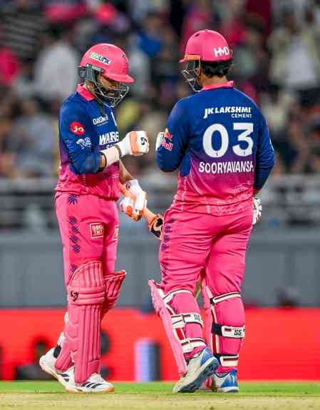 IPL 2026: Sooryavanshi’s 96, Jadeja and Ferreira's knocks carry RR to 214/6 against GT