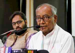 Digvijaya Singh urges MP govt to reopen hostels, Ashrams meant for scheduled castes and tribes 