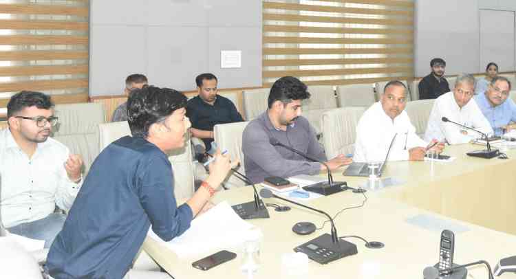 डीसी सचिन गुप्ता ने सभी शिकायत पोर्टल का नियमित अवलोकन करने के निर्देश दिए