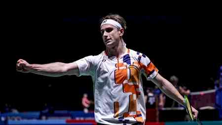 Singapore Open: Lanier silences home crowd to deny Loh historic title