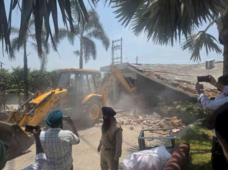 Yudh Nasheyan Virudh: Illegal property of alleged drug kingpin Gurdeep Rano demolished in Khanna