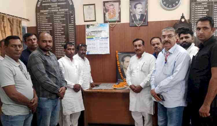 एमडीयू गैर-शिक्षक कर्मचारी संघ ने संघ के संस्थापक स्व. सतपाल राठी को पुण्यतिथि पर किया याद