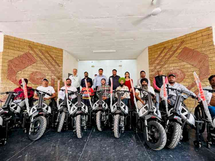 Deputy Commissioner Himanshu Jain Hands Over 10 NeoMotion Vehicles to Divyangjan Beneficiaries Under Project UMEED