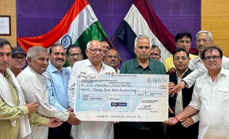 Cheque of ₹25 Lakhs Handed Over to MDU Vice-Chancellor for the Establishment of Pt. Shriram Sharma Research Chair at Rohtak Varsity