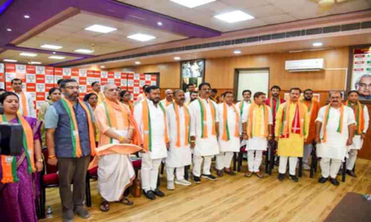 Bihar: Nitin Nabin receives grand welcome in Patna