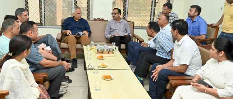 कुलपति प्रो. मिलाप पूनियाँ ने यूआईईटी के शिक्षकों व शोधार्थियों से किया संवाद