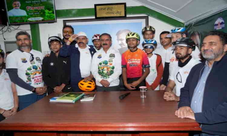 Himachal CM launches first phase of Chinar plantation drive