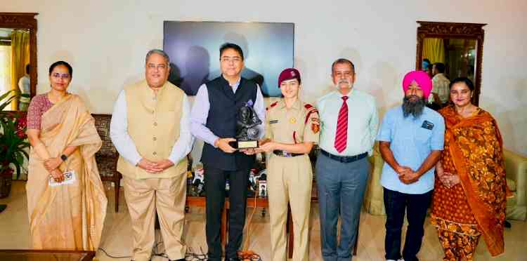 Aman Arora felicitates Mai Bhago Preparatory Institute Cadets for remarkable feat in Air Force Academy & NDA Merit Lists