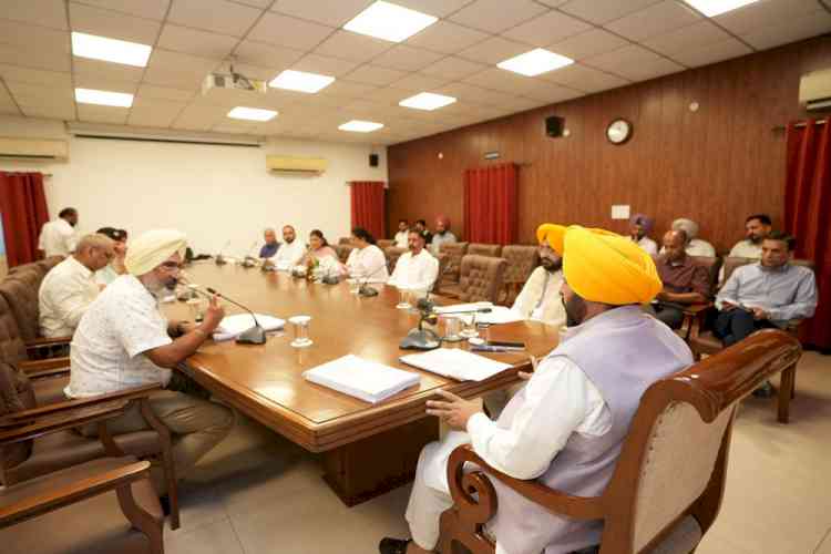 CM Bhagwant Singh Mann announces major relief for construction workers; 10 lakh labourers to be registered free of cost across Punjab