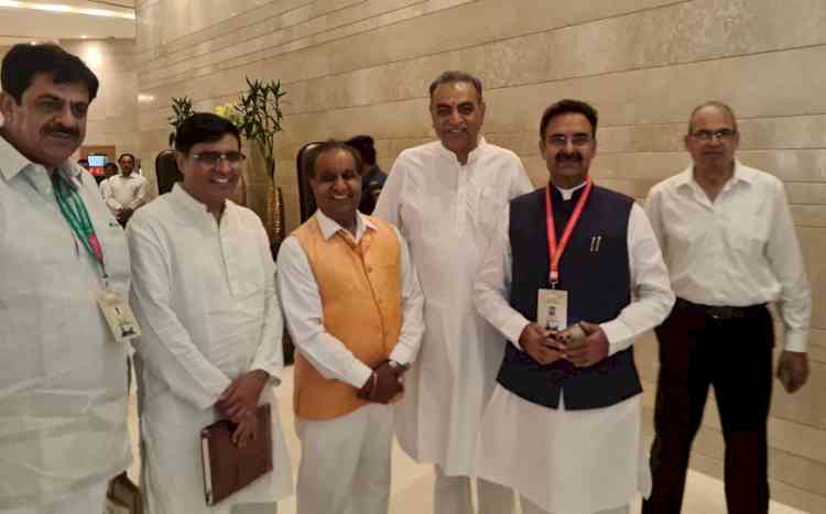 BJP leader Sanjay Tandon meets Speakers of Madhya Pradesh, Delhi and Haryana Assemblies 