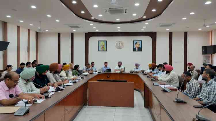 Cabinet Minister Mundian reviews development works, directs officials to expedite projects