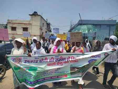 Ranchi villagers protest RIMS-2 project, march halted en route to CM residence