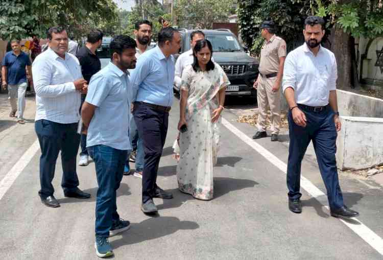 निगमायुक्त नरेंद्र कुमार ने शहर के सौंदर्यीकरण एवं अन्य विकास कार्यों का जायजा लिया