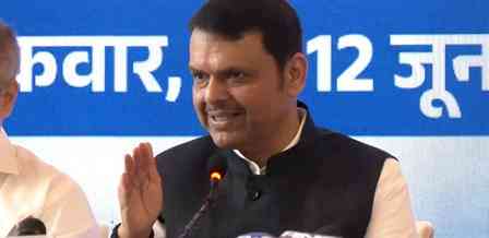 Congress a 'sinking ship', opposition merger will benefit BJP: Fadnavis