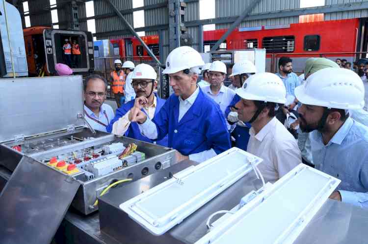 Hitendra Malhotra, Director General (Safety), Railway Board Visits RCF Kapurthala