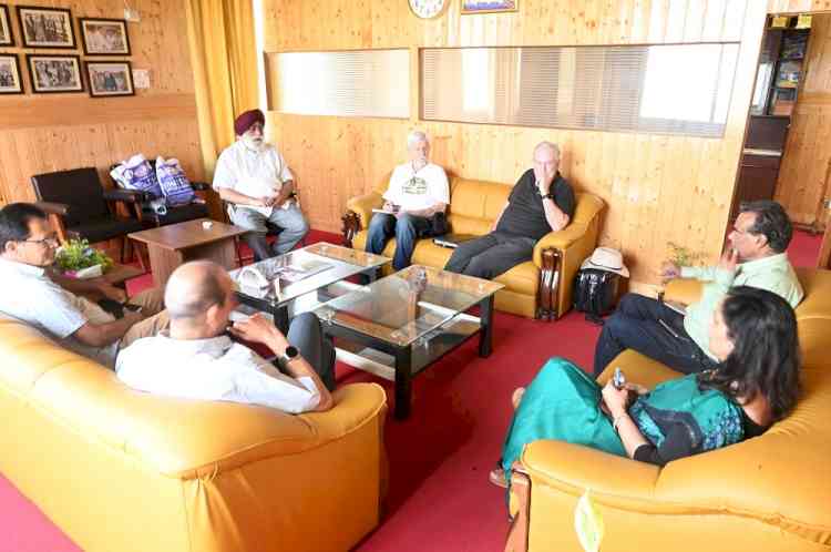 Nauni University Explores Indo-Australian Collaboration to Tackle Apple Replant Disease