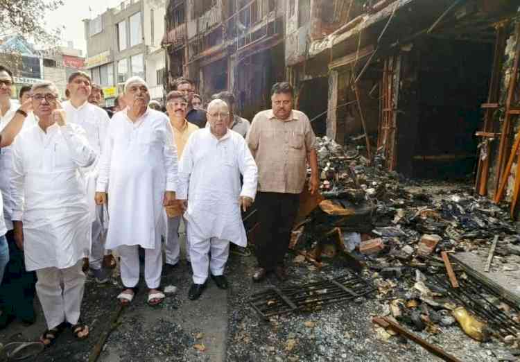 Former CM Hooda Meets Victims of D-Park Arson Incident; demands Full Compensation to Victims and a Job to Each Family of the Deceased