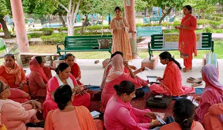 बच्चों के सर्वांगीण विकास को नई दिशा दे रहा स्मार्ट आंगनबाड़ी अभियानः डीसी सचिन गुप्ता