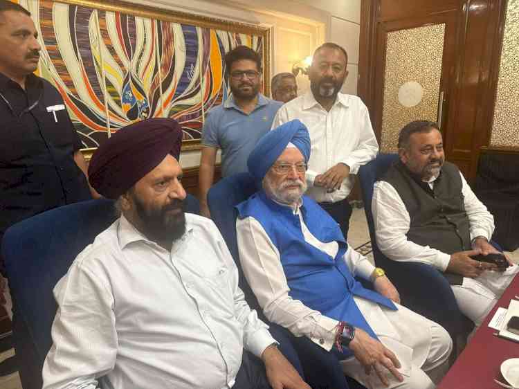 CICU President Upkar Singh Ahuja Meets Union Minister Hardeep Singh Puri, Raises Key Issues of Industry and Migrant Workers