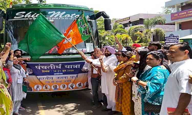 Punjab BJP chief flags off buses carrying devotees on Panch Teerth Yatra