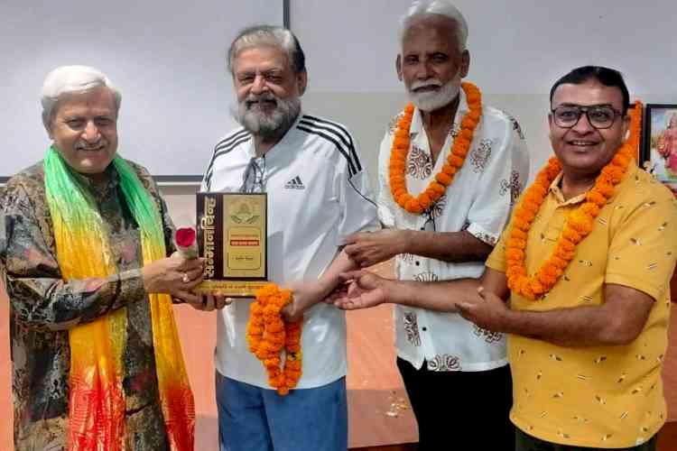 सप्तक कल्चरल सोसाइटी के कलाकार हुए सम्मानित