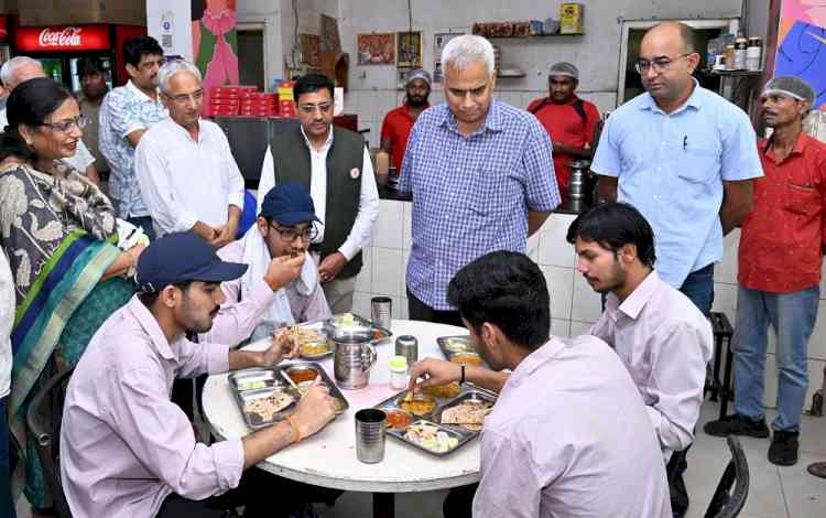 MDU VC Conducts Surprise Inspection of University Canteen; Seeks Feedback from Students on Food