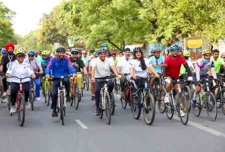 Ahead of Yoga Day, Mansukh Mandaviya to lead Fit India Cyclothon along Mumbai's Worli seafront
