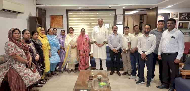 Government School Mid-Day Meal Workers Seek Sanjay Tandon’s Intervention Over Pending Salaries
