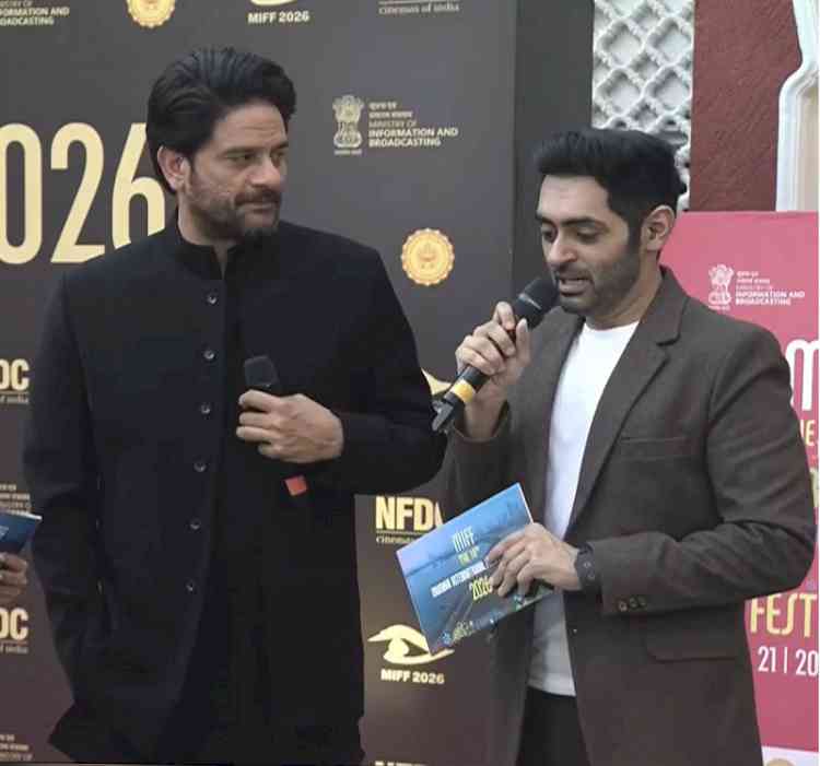 Mumbai International Film Festival - Jaideep Ahlawat Felicitated, Karan Chhabra Hosts the stage