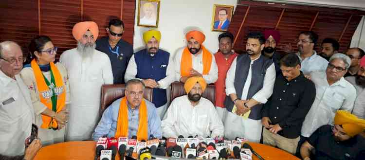 Challenging Akal Takht Sahib is an unforgivable offence; Bhagwant Mann and his entire Cabinet must resign immediately: Tarun Chugh