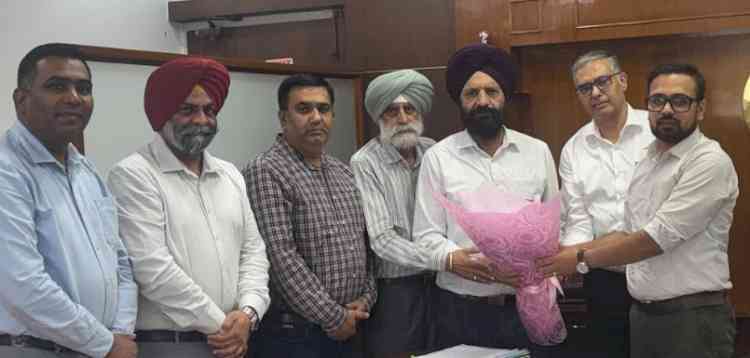 MC Commissioner Ojasvi Alankar Visits Focal Point on CICU's Request, Assures Resolution of Key Industrial Issues