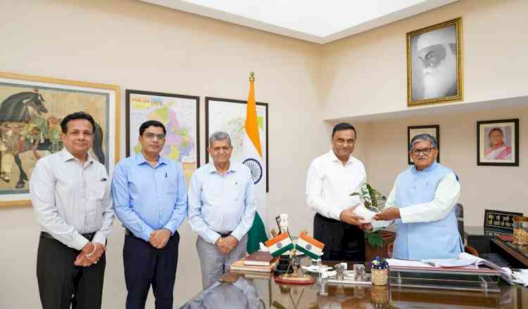 CPDL Delegation Meets Governor of Punjab and Administrator, UT Chandigarh, Gulab Chand Kataria