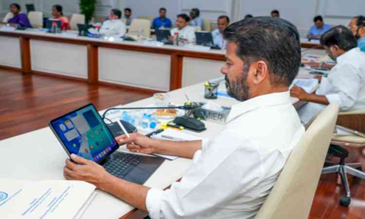 Telangana Cabinet goes digital, ministers get tabs