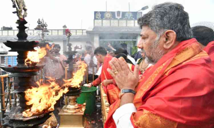 After MLC win, K'taka CM Shivakumar offers prayers at Tirupati Temple