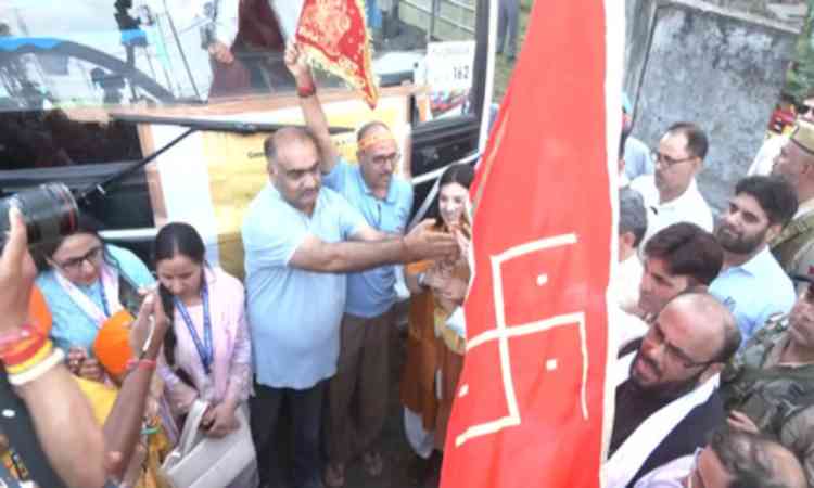 Over 9,000 Kashmiri Pandits leave Jammu for Mata Kheer Bhawani Mela in Kashmir