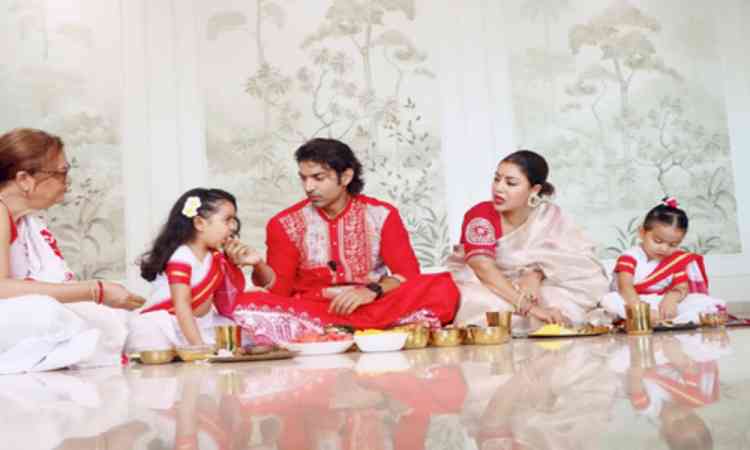 Gurmeet Choudhary & Debinna Bonnerjee enjoy family time during Jamai Shosthi 