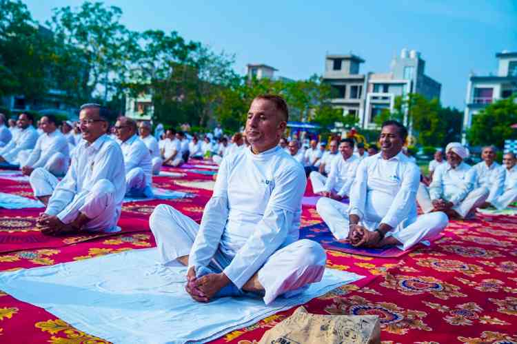 272 take part in Max Hospital, Brahma Kumaris Yoga event at Aero City, Mohali
