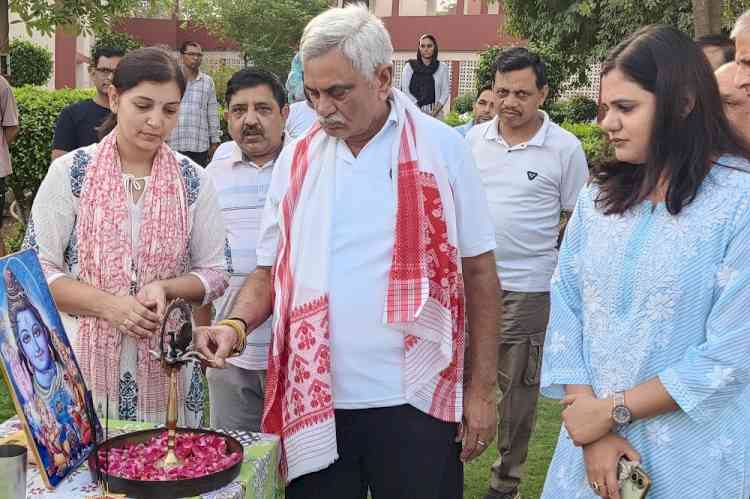 मानसिक संतुलन, सकारात्मक सोच और आत्मविश्वास को मजबूत करता है योगः पूर्व मंत्री मनीष ग्रोवर