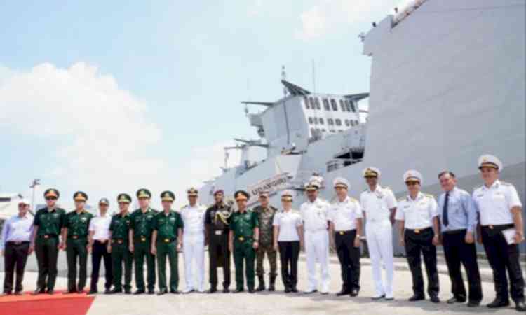 Indian Navy ships arrive in Vietnam to strengthen maritime cooperation