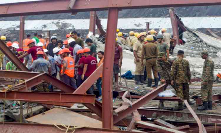 Kolkata warehouse roof collapse: Death toll raises to five, search on for trapped workers