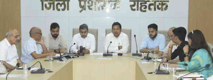 डीसी सचिन गुप्ता ने आग से बचाव के लिए सभी संस्थानों में फायर सेफ्टी नियमों की अनुपालना सुनिश्चित करने के निर्देश दिए