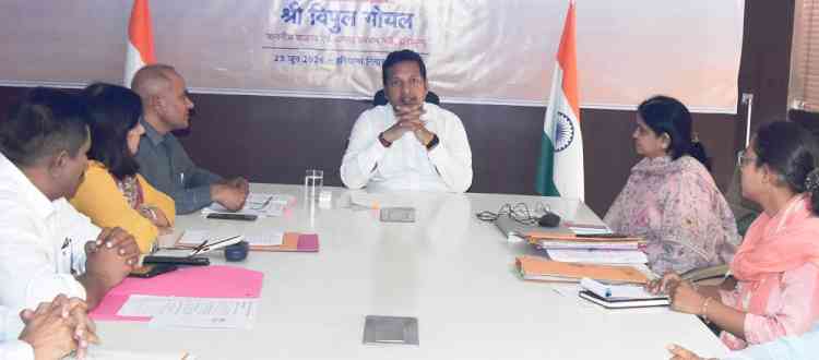 उपायुक्त की अध्यक्षता में पशुपालन एवं डेयरी विभाग की मासिक समीक्षा बैठक आयोजित